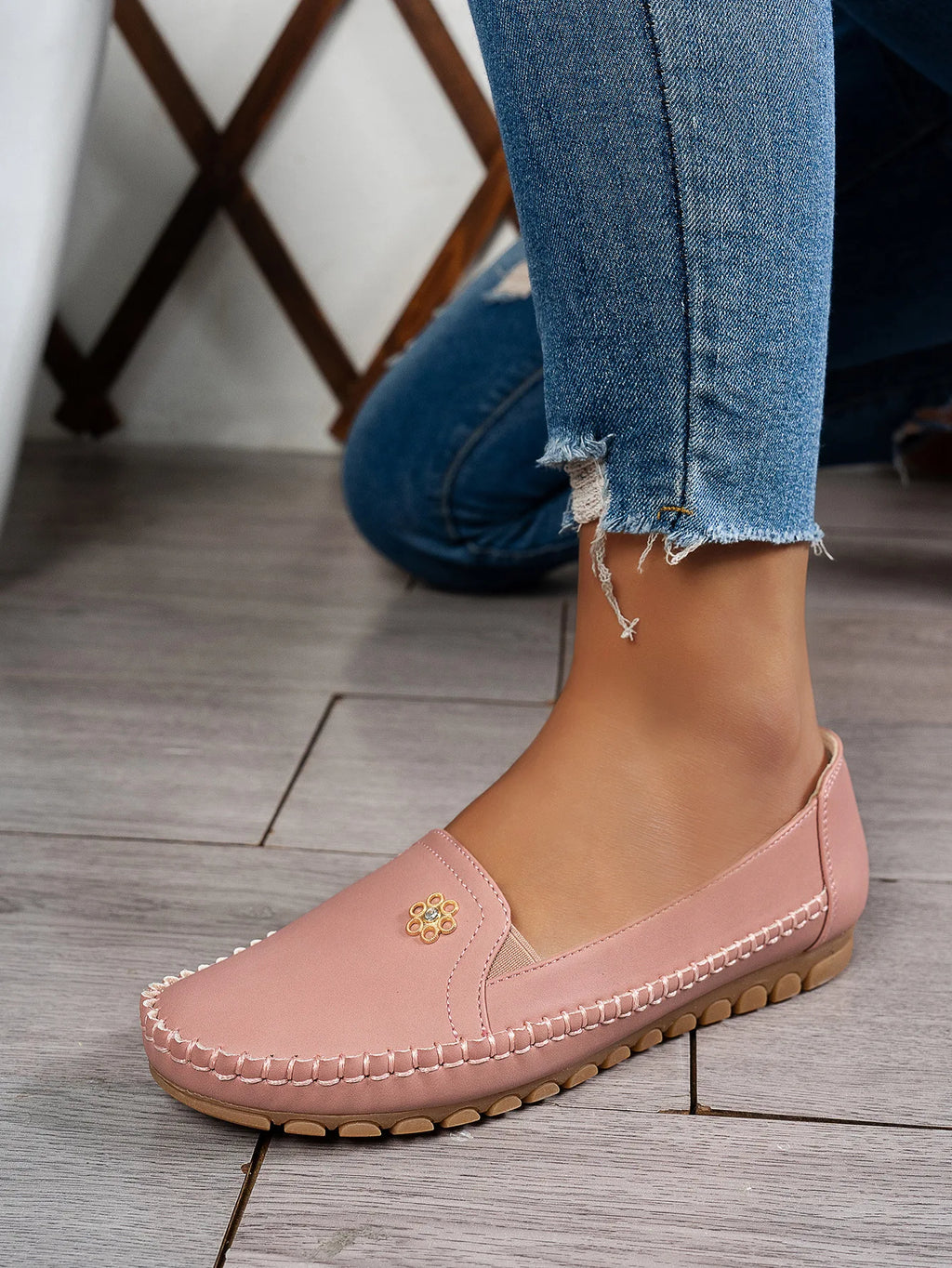 Comfortable Women's Loafers Laser Stitch Detail Flat Shoes Casual Comfortable Slip On Classic Trendy Streetwear