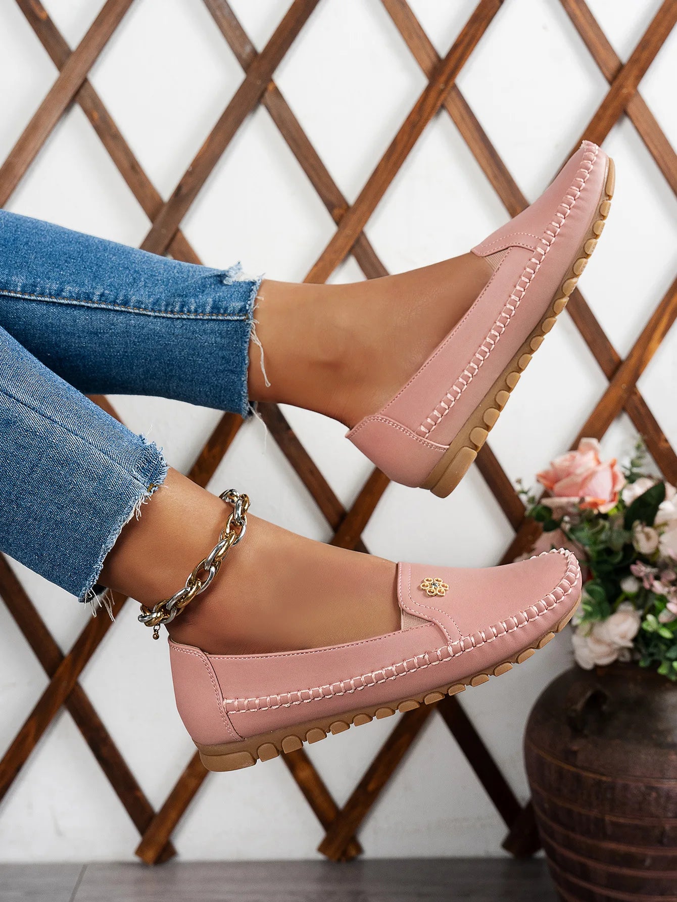 Comfortable Women's Loafers Laser Stitch Detail Flat Shoes Casual Comfortable Slip On Classic Trendy Streetwear