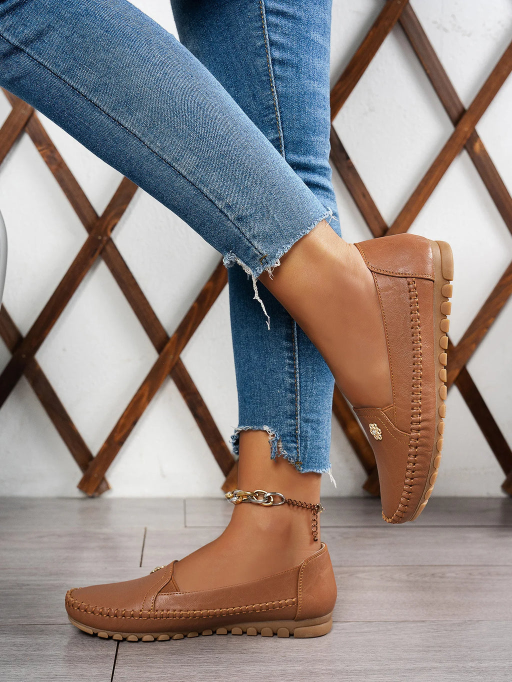 Comfortable Women's Loafers Laser Stitch Detail Flat Shoes Casual Comfortable Slip On Classic Trendy Streetwear